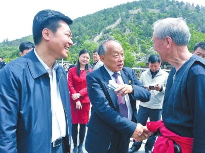 驻华外交官盛赞河南 对郑州航空港感兴趣