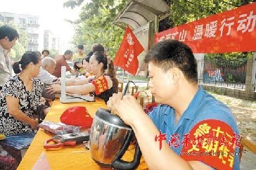 “文明使者”进社区