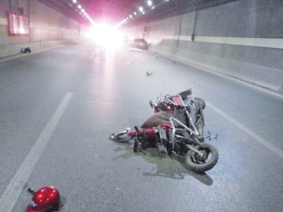 郑州一男子骑电动醉驾逆行闯隧道 与轿车相撞死亡