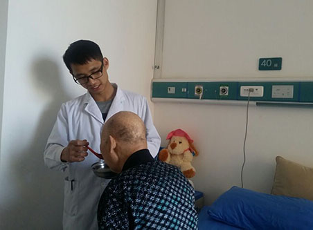护理的“男”丁格尔