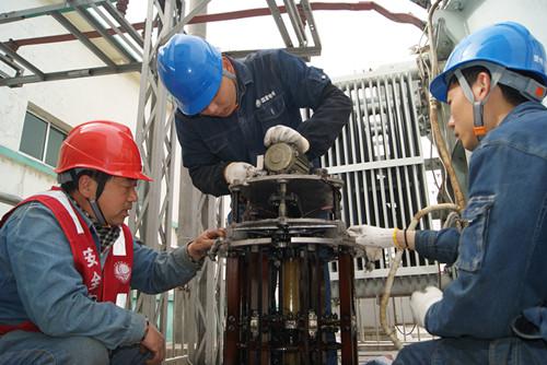 登封市供电公司：消除缺陷 平安度夏