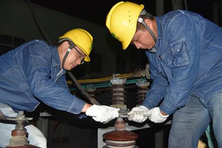 许昌供电公司：冒雨紧急抢修 确保安全运行