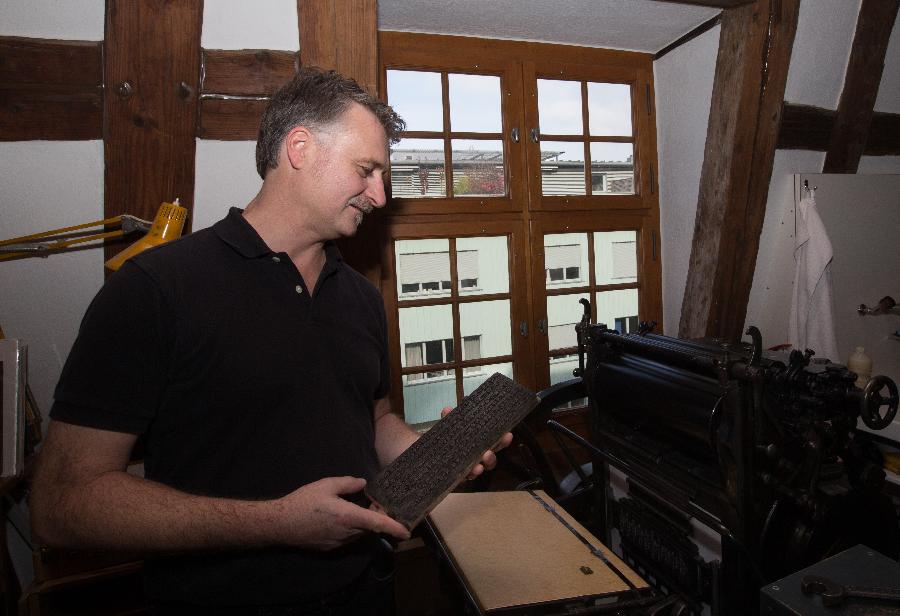 为黑户松绑是对常识的重申