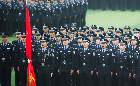 河南警察学院举行最大规模军训阅警