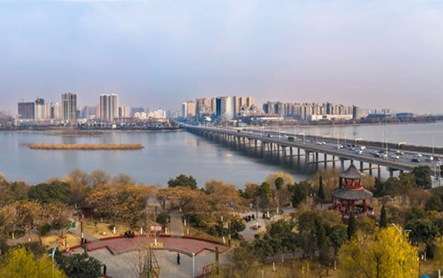 航拍南阳白河国家城市湿地公园