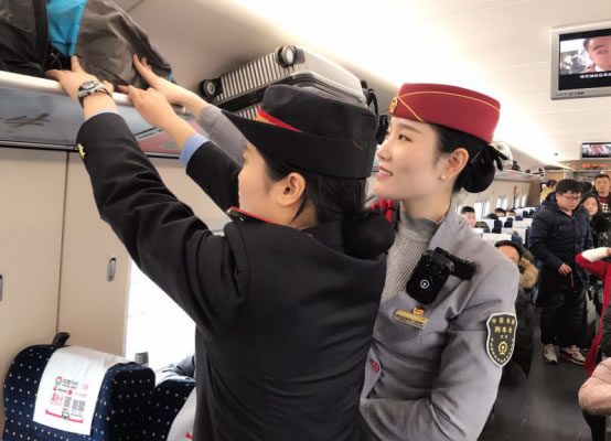 郑州客运段高铁三队打造温馨春运