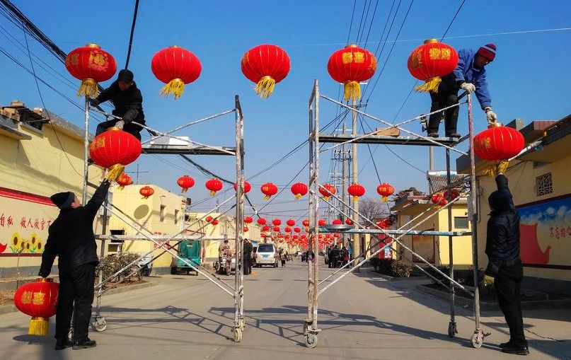 大红灯笼高高挂 浓浓年味扑面来