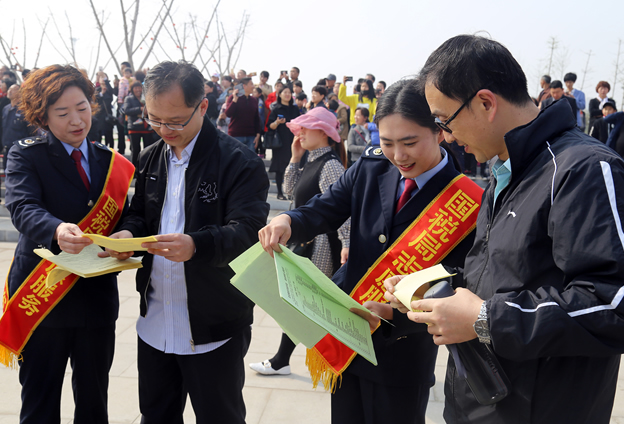 纳税人在办理业务时，一般情况下，排队等候时长不超过半小时，窗口办理时长不超过8分钟。