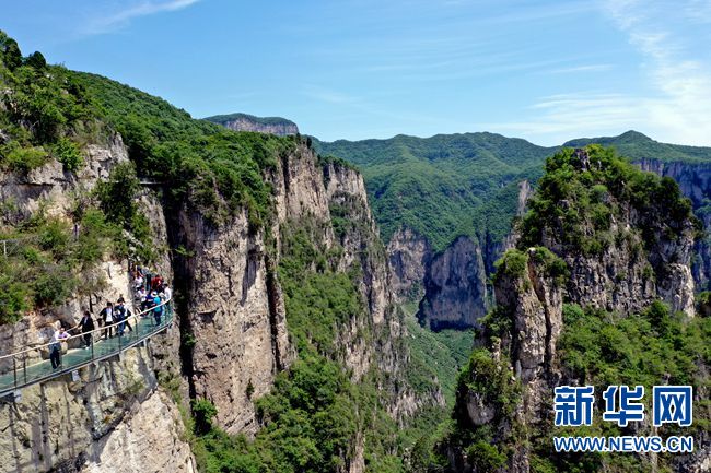 河南省践行绿色发展理念 山青水秀农田美