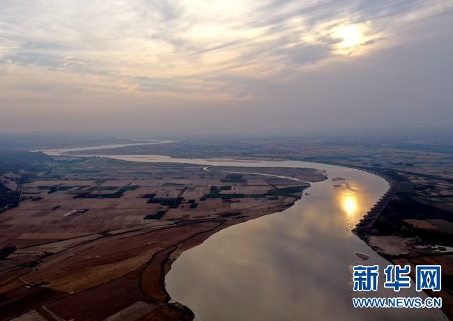 河南省践行绿色发展理念 山青水秀农田美