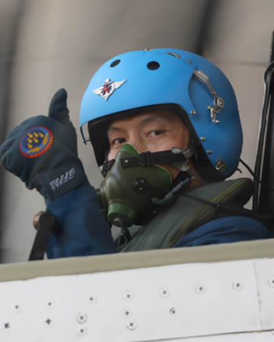 张抱