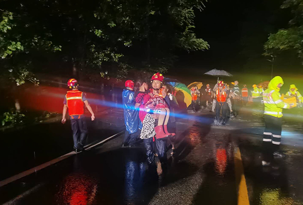 截至8月11日，淮河干流及主要支流水位继续回落，水势平稳；水位较高的大中型水库正在按调度运用计划有序下泄洪水，为迎战可能出现的强降雨提前腾出防洪库容。