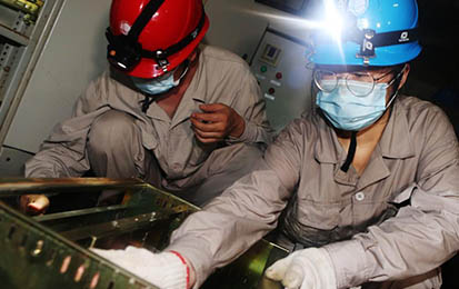 郑州：抢修社区电力 保障居民用电