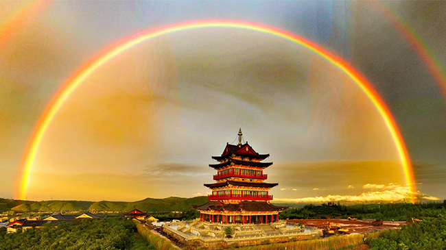 雨後雙彩虹和火燒雲景觀同現