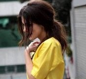条纹潮人高调占领街头巷尾