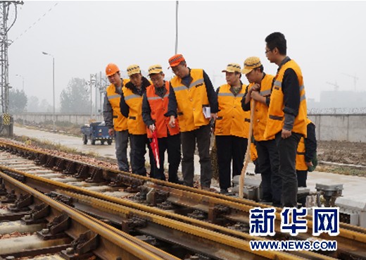 我们与社会同行 郑州铁路局 图片新闻