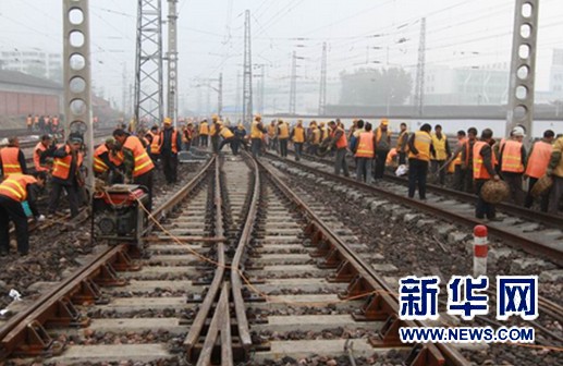 我们与社会同行 郑州铁路局 图片新闻