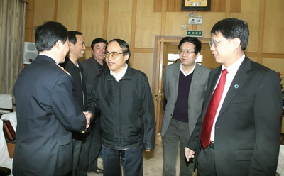 河南郑州铁路局招聘2016届高校毕业生公告