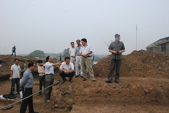 探寻汝窑七十年】--中国陶瓷工业协会 探寻汝窑七十年】--中国陶瓷工业协会